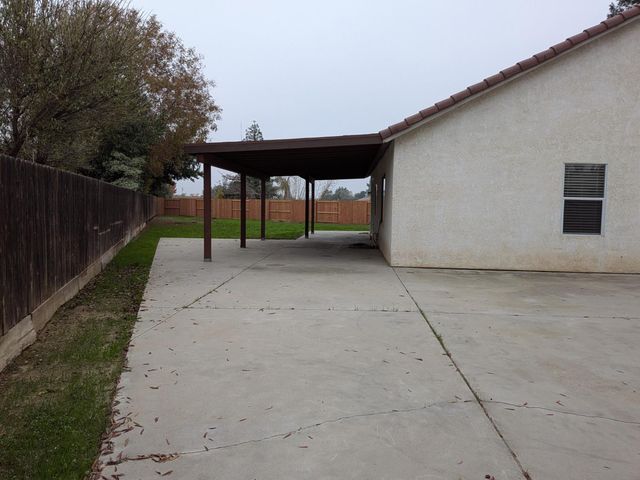 2485 S Manila Avenue, Fresno, CA 93727