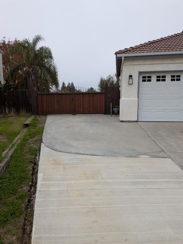 2485 S Manila Avenue, Fresno, CA 93727