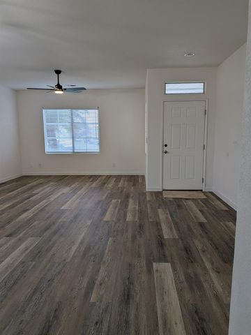 2485 S Manila Avenue, Fresno, CA 93727