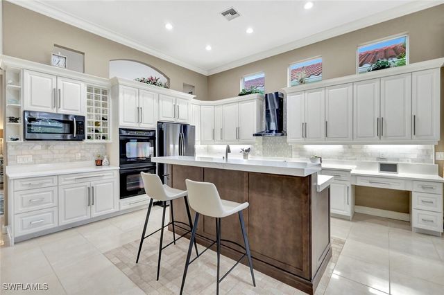 1282 Via Portofino, Naples, FL 34108