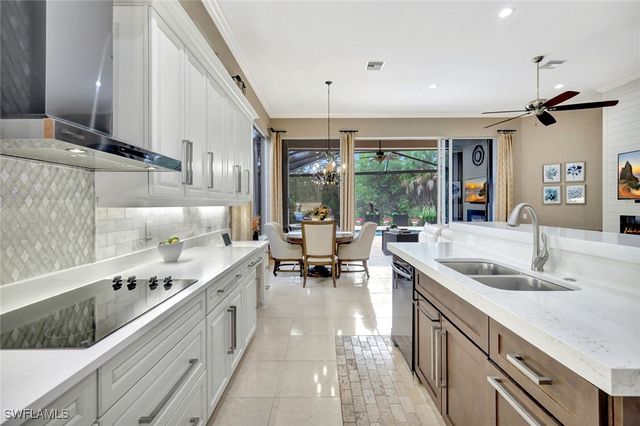 1282 Via Portofino, Naples, FL 34108