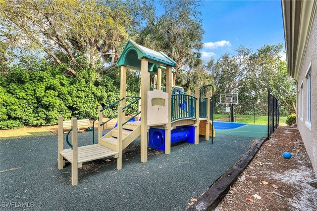 1282 Via Portofino, Naples, FL 34108
