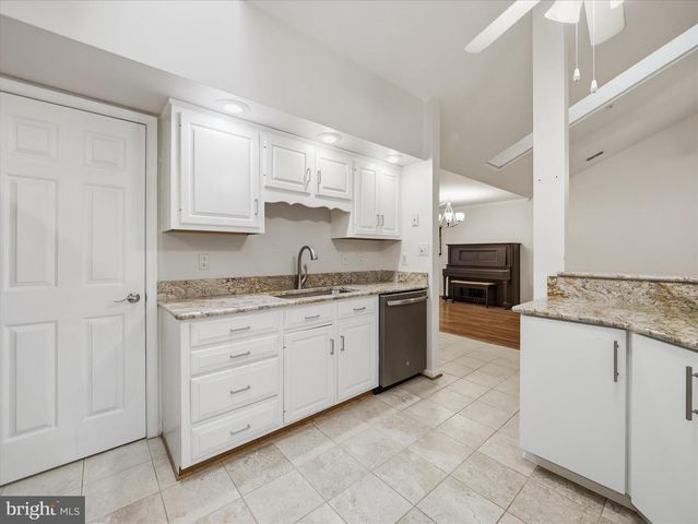 1604 LANGLEY DR, Hagerstown, MD 21740