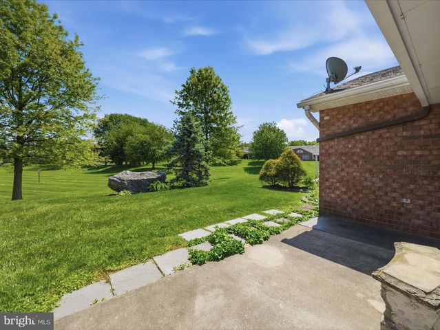 1604 LANGLEY DR, Hagerstown, MD 21740