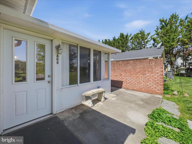 1604 LANGLEY DR, Hagerstown, MD 21740