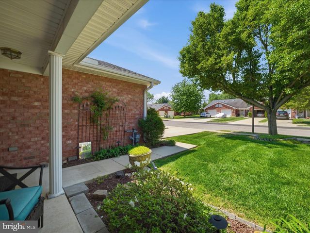 1604 LANGLEY DR, Hagerstown, MD 21740