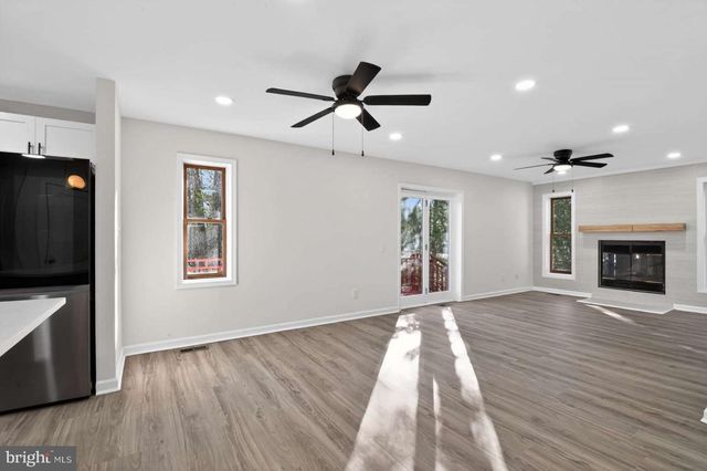 271 ACADEMY RD, Woodbine, NJ 08270