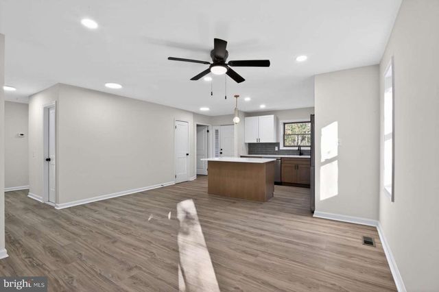 271 ACADEMY RD, Woodbine, NJ 08270