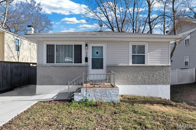 638 Conover Lane, St Louis, MO 63126