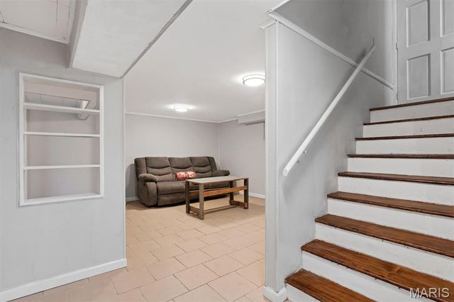 638 Conover Lane, St Louis, MO 63126