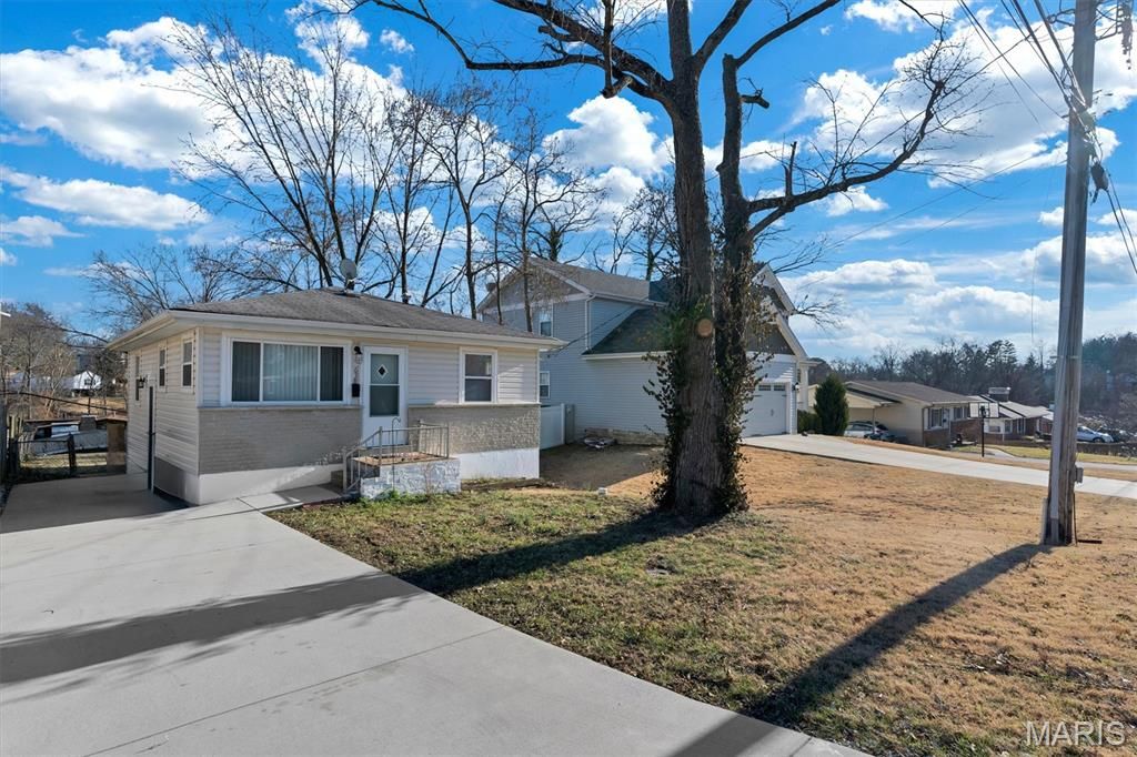 638 Conover Lane, St Louis, MO 63126