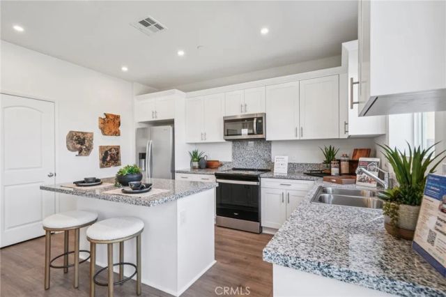 13650 Flying Cloud Way, Victorville, CA 92394