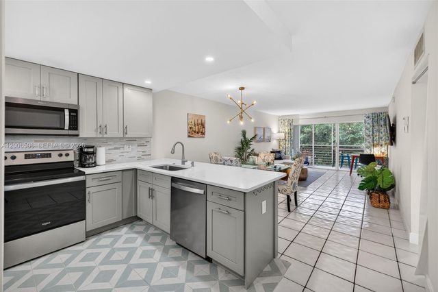 1541 S Ocean Blvd 204, Lauderdale By The Sea, FL 33062