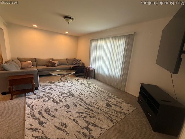 4803 Thorntree Drive, West Bloomfield, MI 48322