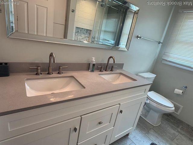 4803 Thorntree Drive, West Bloomfield, MI 48322