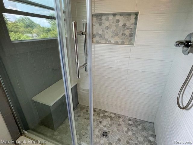 4803 Thorntree Drive, West Bloomfield, MI 48322