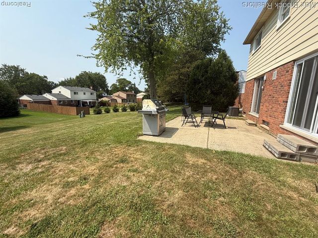 4803 Thorntree Drive, West Bloomfield, MI 48322