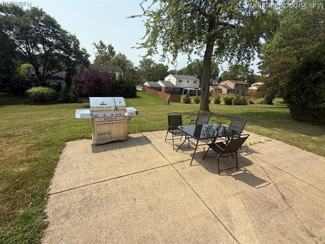 4803 Thorntree Drive, West Bloomfield, MI 48322