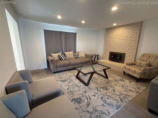 4803 Thorntree Drive, West Bloomfield, MI 48322