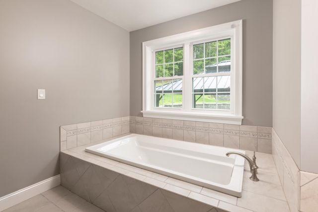 1 Winchester Drive, Sanbornton, NH 03269