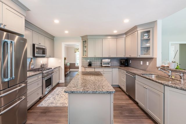 1 Winchester Drive, Sanbornton, NH 03269