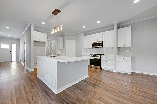 1095 N Findley Street, Olathe, KS 66061