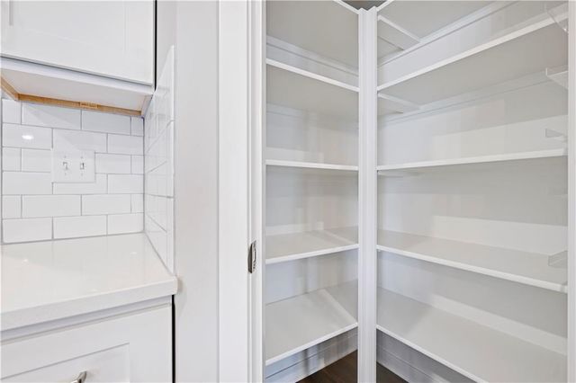 1095 N Findley Street, Olathe, KS 66061