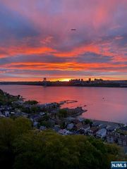 5 Horizon 1208, Fort Lee, NJ 07024