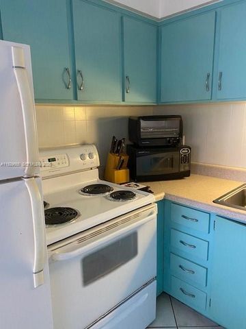 1000 SW 11th Ave 20E, Hallandale Beach, FL 33009