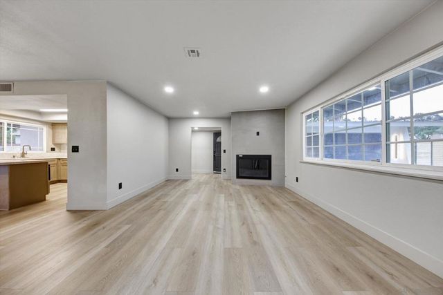 10784 Flambeau Pl, La Mesa, CA 91941