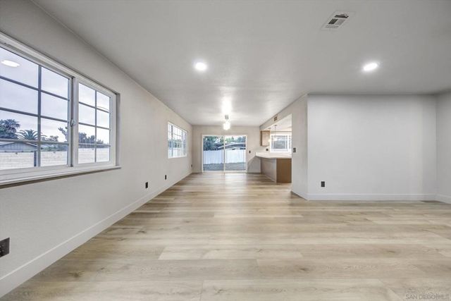 10784 Flambeau Pl, La Mesa, CA 91941