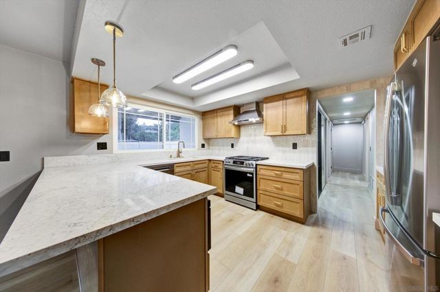 10784 Flambeau Pl, La Mesa, CA 91941