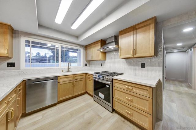 10784 Flambeau Pl, La Mesa, CA 91941