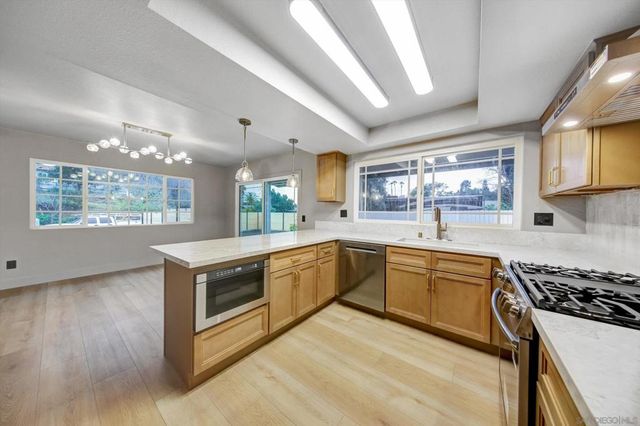 10784 Flambeau Pl, La Mesa, CA 91941