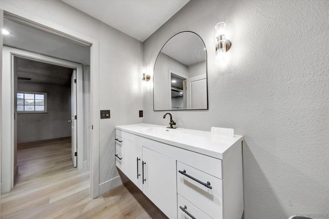 10784 Flambeau Pl, La Mesa, CA 91941