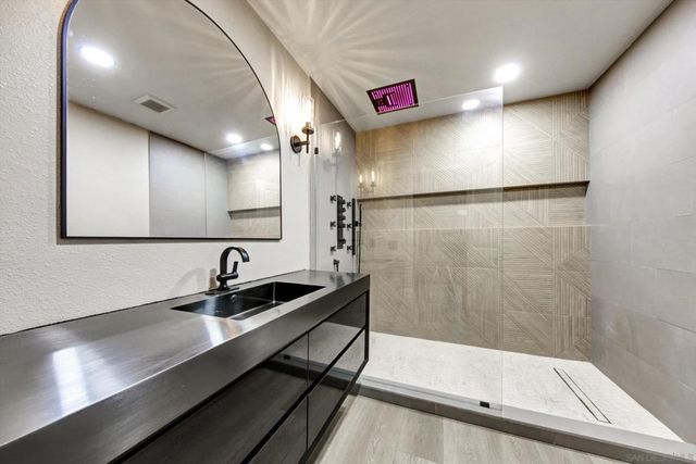 10784 Flambeau Pl, La Mesa, CA 91941