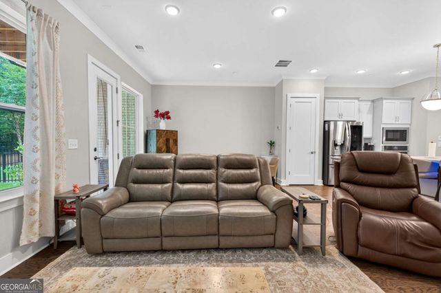 945 Kenway Avenue, Roswell, GA 30076
