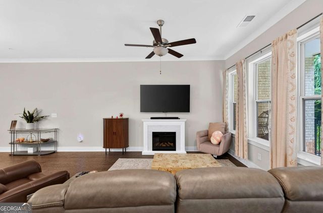 945 Kenway Avenue, Roswell, GA 30076