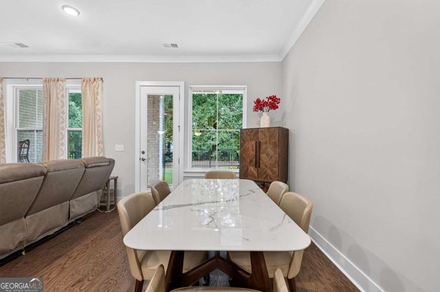 945 Kenway Avenue, Roswell, GA 30076