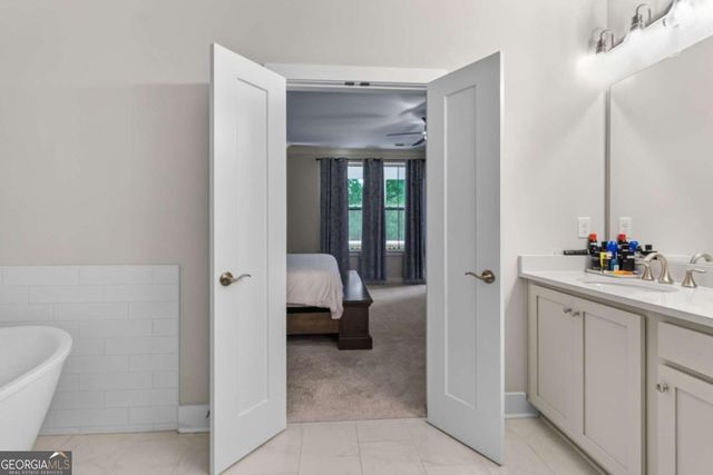 945 Kenway Avenue, Roswell, GA 30076