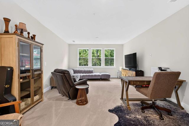 945 Kenway Avenue, Roswell, GA 30076