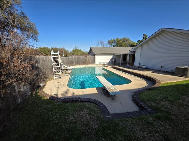 6757 Orangewood Drive, Dallas, TX 75248