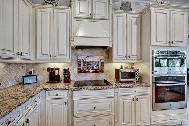 610 MOORINGS WAY, Bradenton, FL 34212