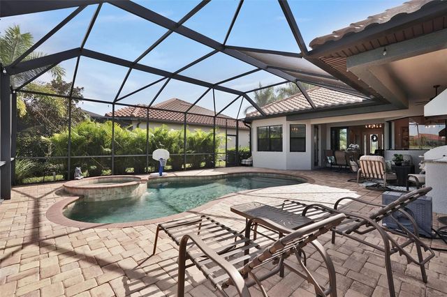 610 MOORINGS WAY, Bradenton, FL 34212