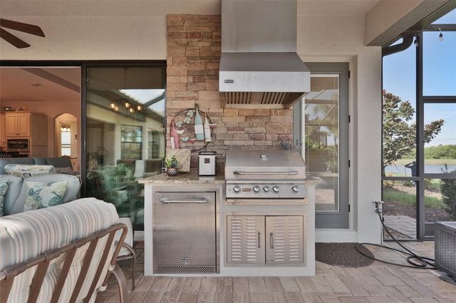 610 MOORINGS WAY, Bradenton, FL 34212