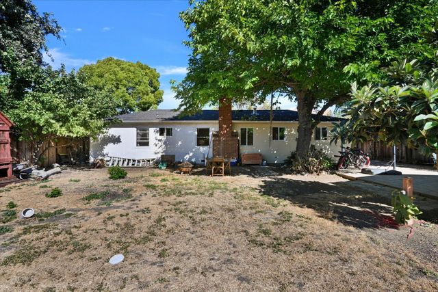 443 4th Avenue, Redwood City, CA 94063