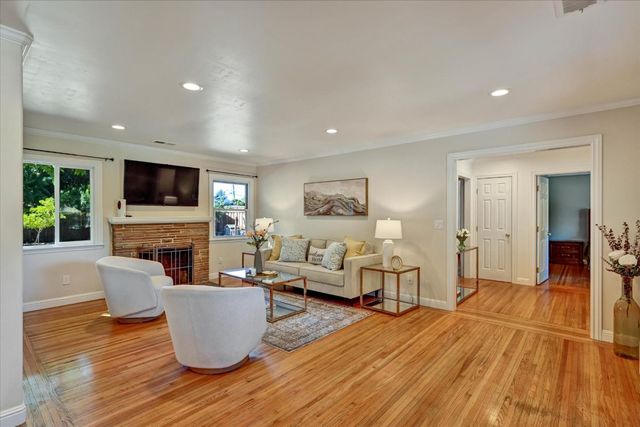 443 4th Avenue, Redwood City, CA 94063