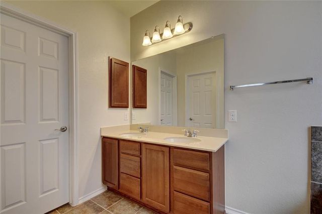 7112 Ondantra BND, Austin, TX 78744