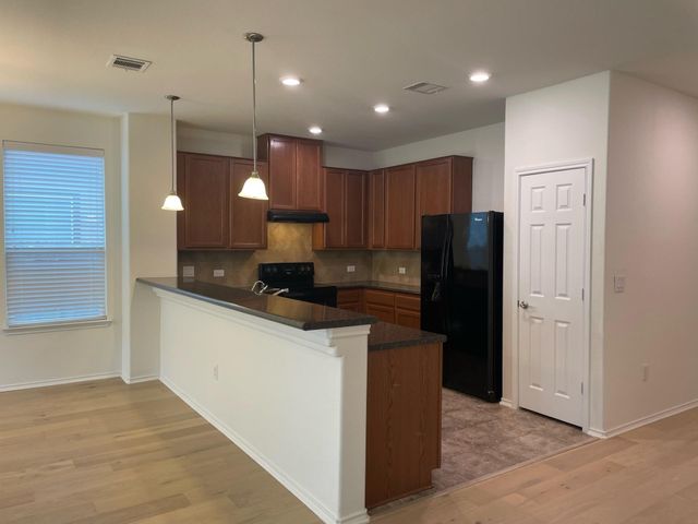 7112 Ondantra BND, Austin, TX 78744