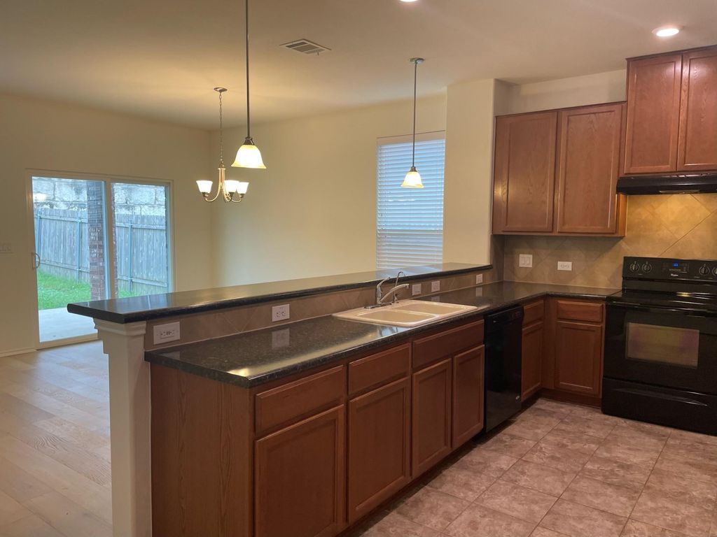 7112 Ondantra BND, Austin, TX 78744